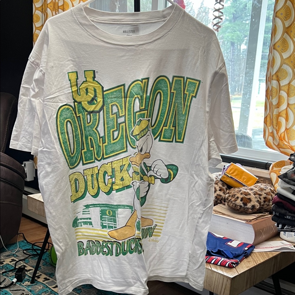 Hollister White Oregon Ducks Graphic Tee
